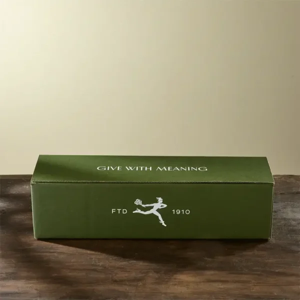 FK1029_BOX_preset_ftd-mx-hero-sv-new Vision in Ivory Rose and Calla Lily Bouquet