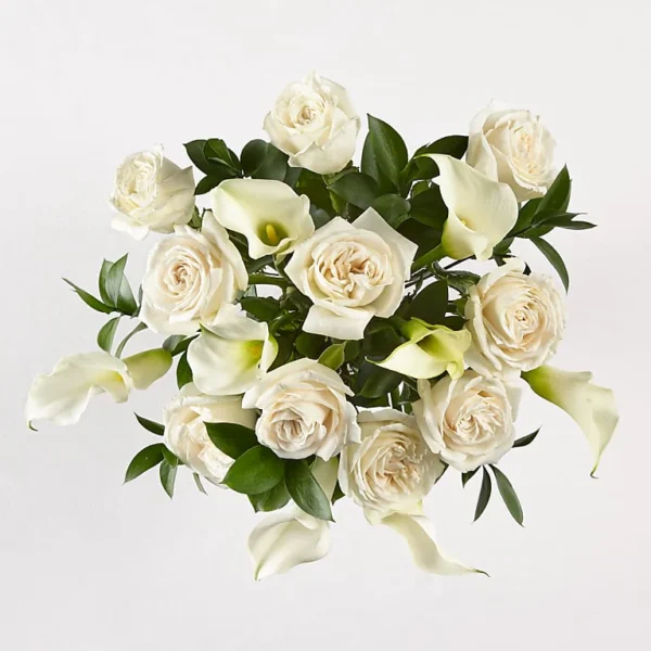 FK1029_TOP_preset_ftd-mx-hero-sv-new Vision in Ivory Rose and Calla Lily Bouquet