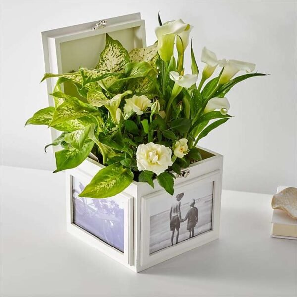 P4248_ALT_V1_preset_ftd-mx-hero-sv-alt White Garden Keepsake Box